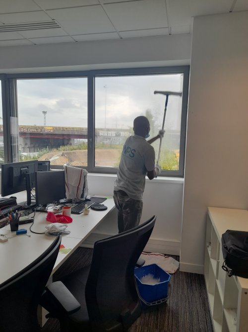 Société de nettoyage net propre et services , nettoyage vitres service entreprise, nettoyage à Paris en île de France, Gonesse, Saint-Denis